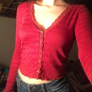 Red cropped top with lace details long sleeve